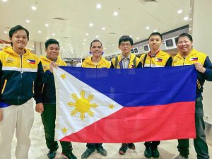The Philippine delegation, including bronze medalist Robin Yu,